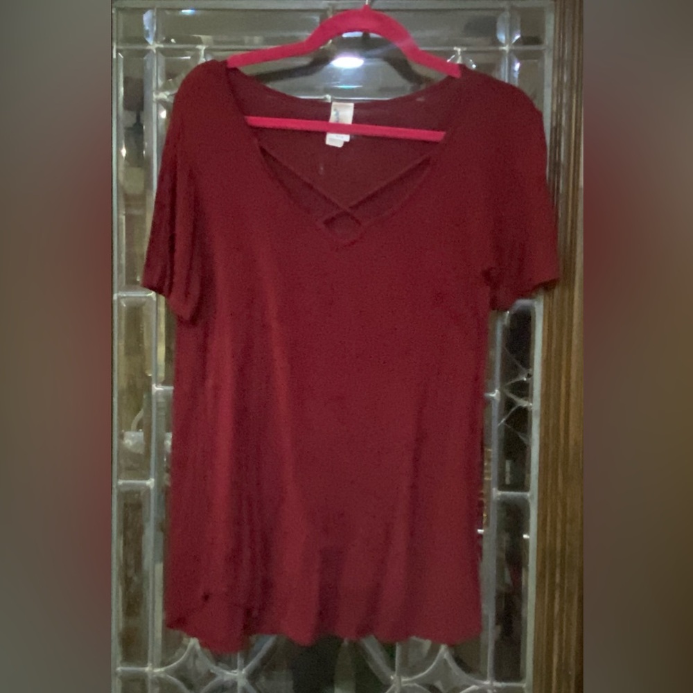 Brenda’s Burgundy Criss Cross Short Sleeve Top – Size Small